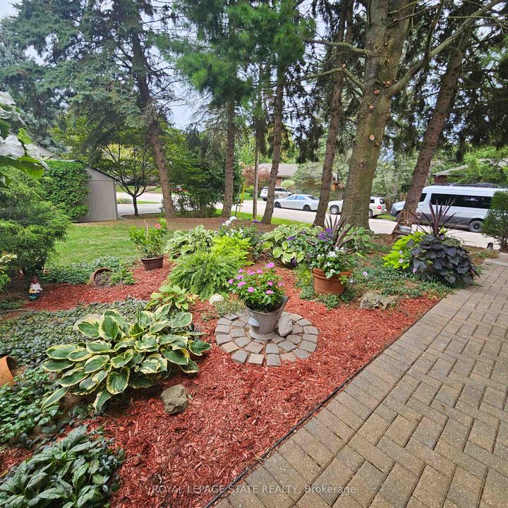 Photo 31 at 347 Clarendon Drive, Ancaster, Hamilton