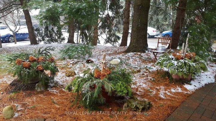 Photo 33 at 347 Clarendon Drive, Ancaster, Hamilton