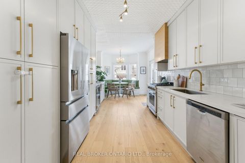 Photo 8 at 360 Wellesley Street E, South St. James Town, Toronto