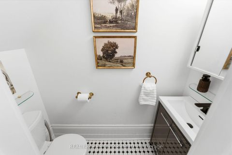 Photo 17 at 360 Wellesley Street E, South St. James Town, Toronto