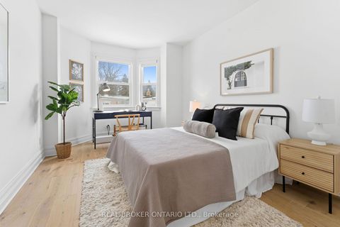 Photo 18 at 360 Wellesley Street E, South St. James Town, Toronto