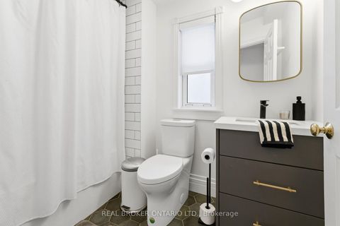 Photo 20 at 360 Wellesley Street E, South St. James Town, Toronto