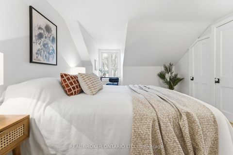 Photo 27 at 360 Wellesley Street E, South St. James Town, Toronto