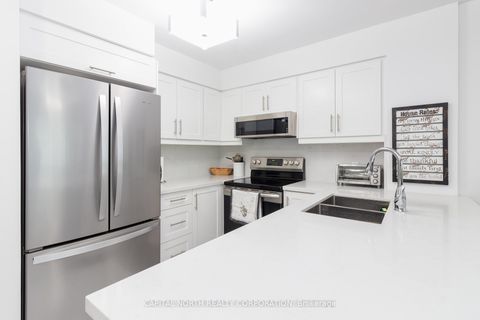 Photo 5 at 1007 - 23 Hollywood Avenue, Willowdale East, Toronto