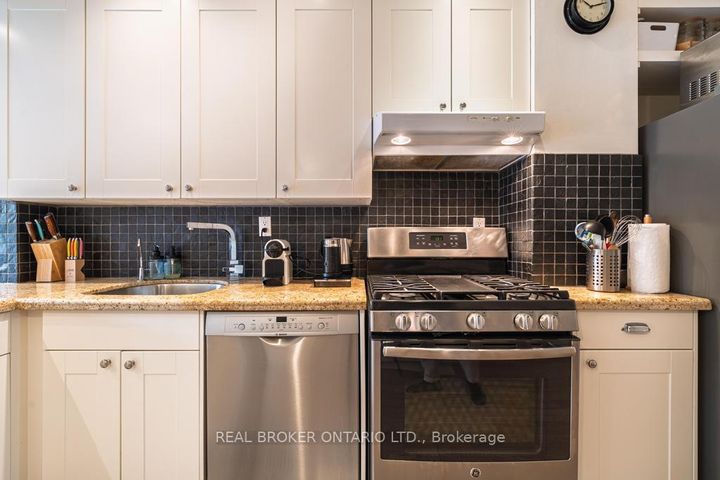 Photo 12 at 97 Major Street, University, Toronto