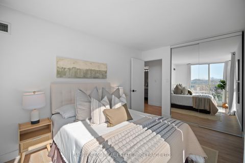 Photo 21 at 752 - 24 Southport Street, Swansea, Toronto