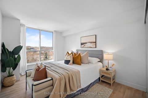 Photo 24 at 752 - 24 Southport Street, Swansea, Toronto