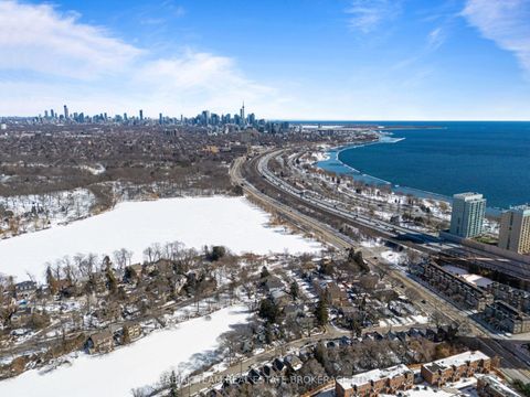 Photo 41 at 752 - 24 Southport Street, Swansea, Toronto