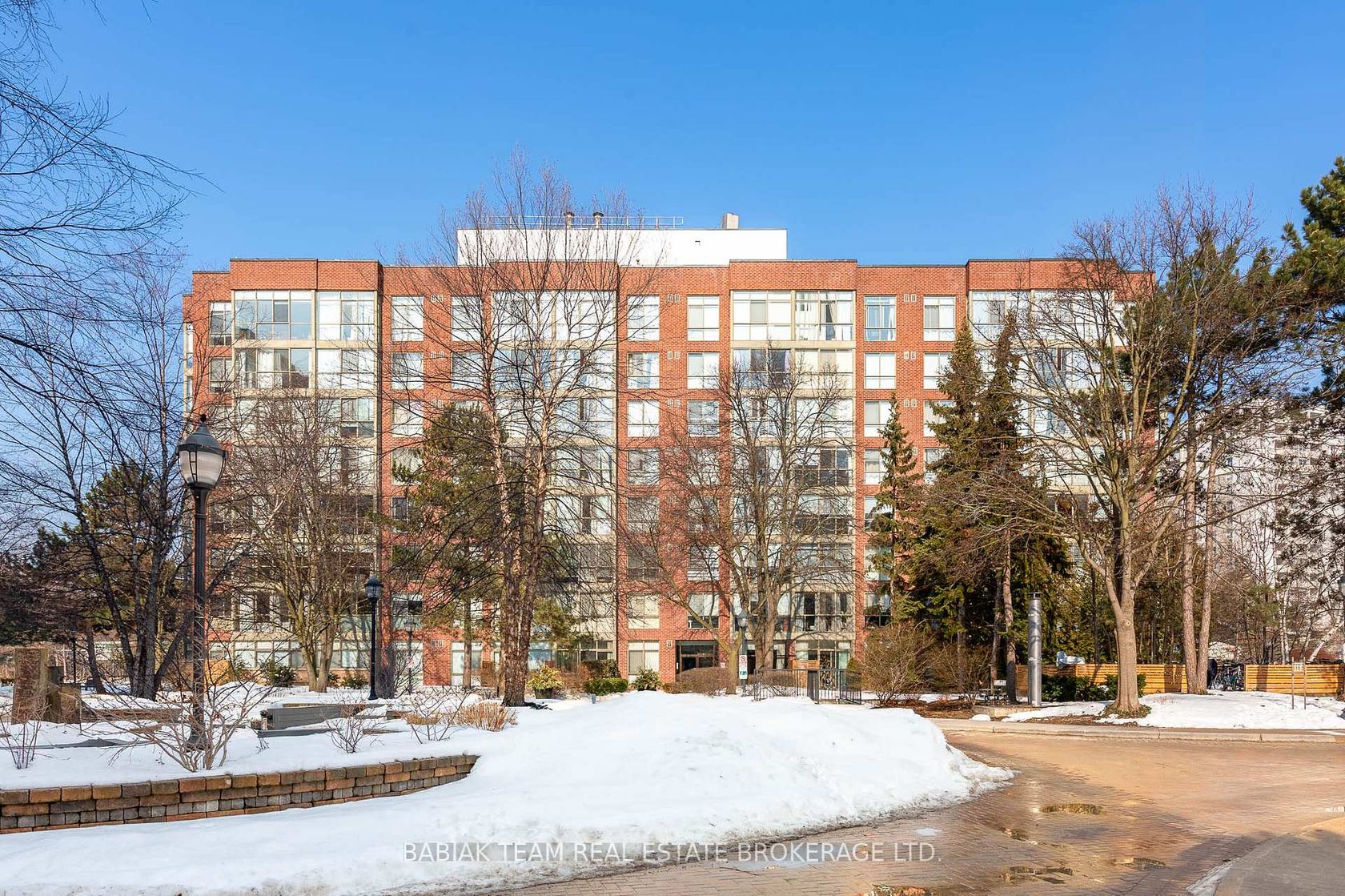 752 - 24 Southport Street, Swansea, Toronto 