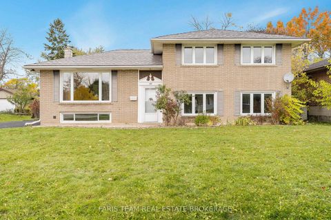 Photo 1 at 128 Rose Street, Wellington, Barrie