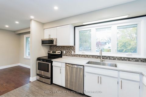 Photo 4 at 128 Rose Street, Wellington, Barrie