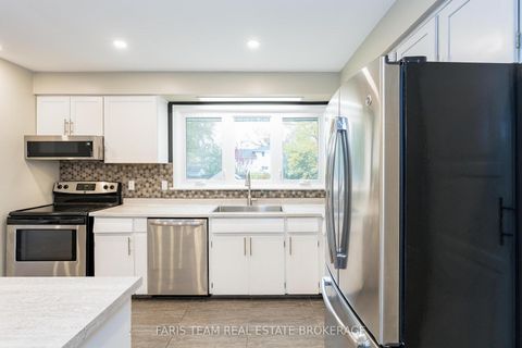 Photo 5 at 128 Rose Street, Wellington, Barrie