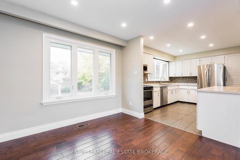 Photo 9 at 128 Rose Street, Wellington, Barrie