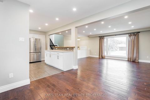 Photo 10 at 128 Rose Street, Wellington, Barrie