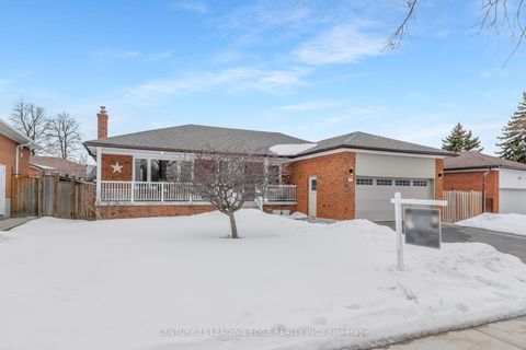 Photo 1 at 58 Keegan Crescent, York University Heights, Toronto