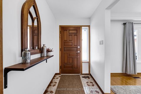 Photo 5 at 58 Keegan Crescent, York University Heights, Toronto