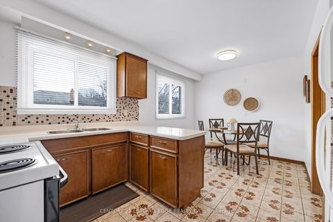 Photo 13 at 58 Keegan Crescent, York University Heights, Toronto