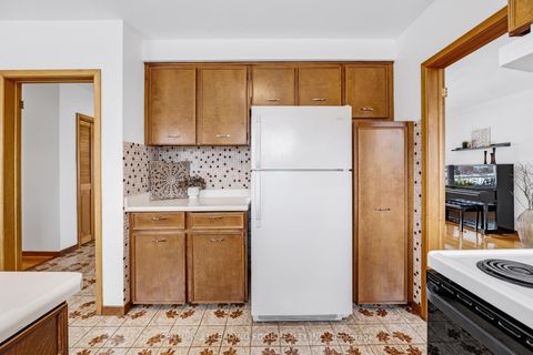 Photo 14 at 58 Keegan Crescent, York University Heights, Toronto