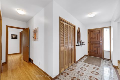 Photo 18 at 58 Keegan Crescent, York University Heights, Toronto