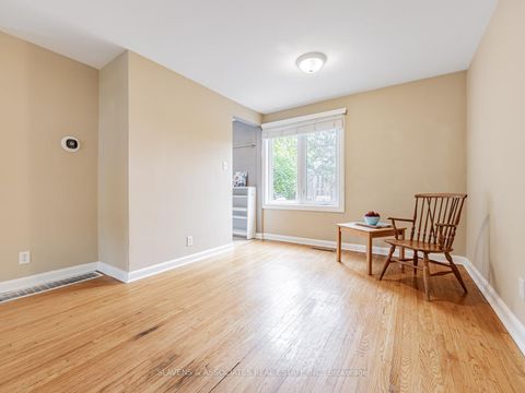 Photo 7 at 4 Burdock Lane, Don Mills, Toronto