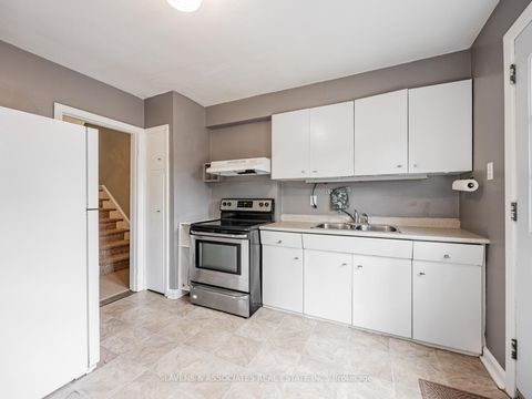 Photo 13 at 4 Burdock Lane, Don Mills, Toronto