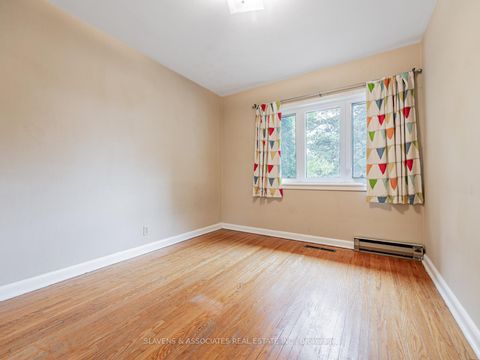 Photo 19 at 4 Burdock Lane, Don Mills, Toronto