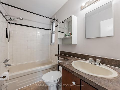 Photo 21 at 4 Burdock Lane, Don Mills, Toronto