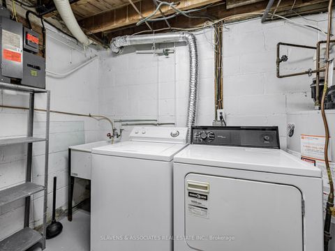 Photo 22 at 4 Burdock Lane, Don Mills, Toronto