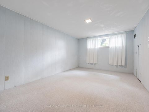 Photo 25 at 4 Burdock Lane, Don Mills, Toronto