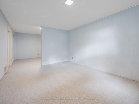 Photo 27 at 4 Burdock Lane, Don Mills, Toronto