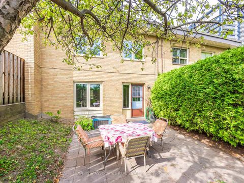 Photo 30 at 4 Burdock Lane, Don Mills, Toronto