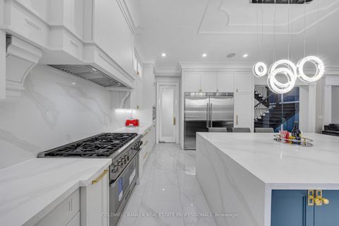 Photo 11 at 4 Lovering Road, L'Amoreaux, Toronto