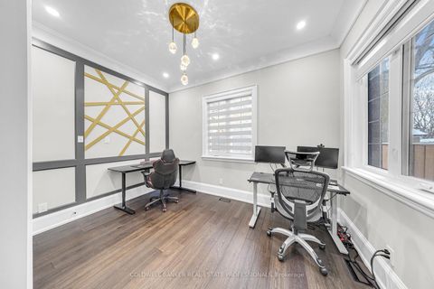 Photo 15 at 4 Lovering Road, L'Amoreaux, Toronto