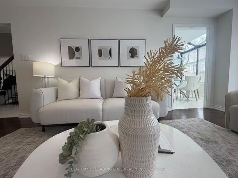 Photo 3 at 38 Hetherington Crescent, Brownridge, Vaughan