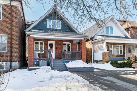 Photo 1 at 76 Ninth Street, New Toronto, Toronto