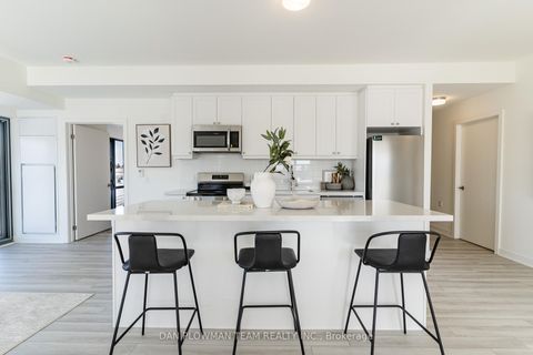 Photo 9 at 321 - 51 Clarington Boulevard, Bowmanville, Clarington