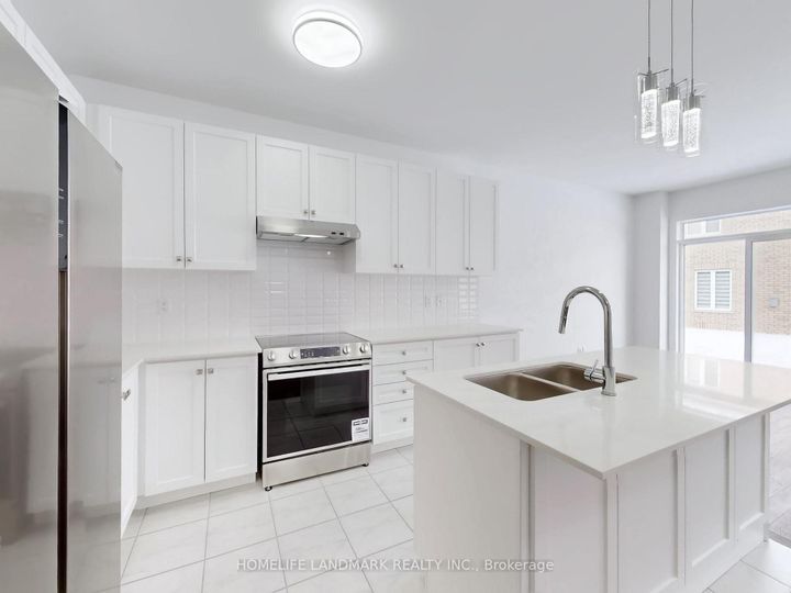 Photo 9 at 8 Bushwood Trail, Northwest Brampton, Brampton