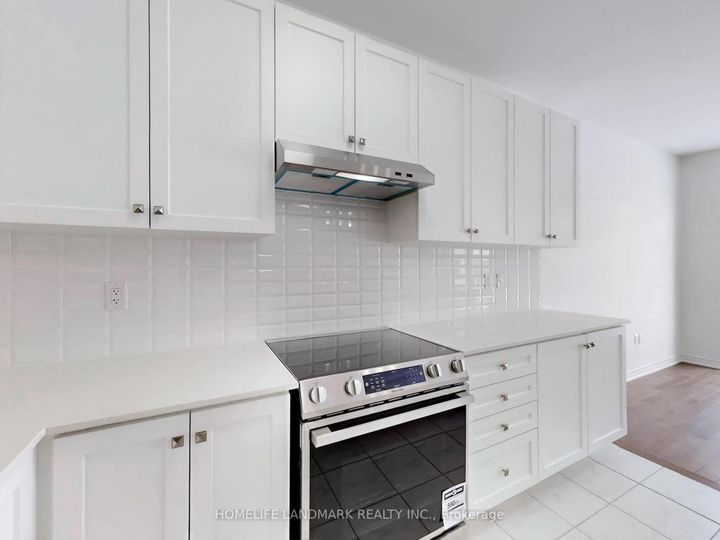 Photo 11 at 8 Bushwood Trail, Northwest Brampton, Brampton