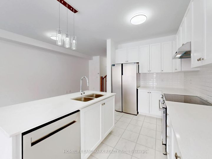 Photo 12 at 8 Bushwood Trail, Northwest Brampton, Brampton