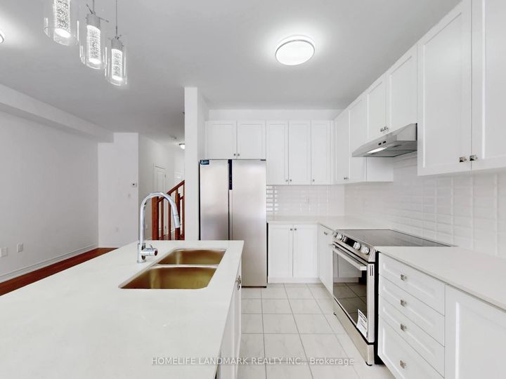 Photo 13 at 8 Bushwood Trail, Northwest Brampton, Brampton