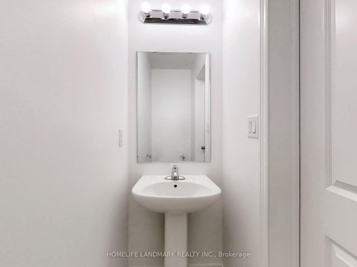 Photo 17 at 8 Bushwood Trail, Northwest Brampton, Brampton