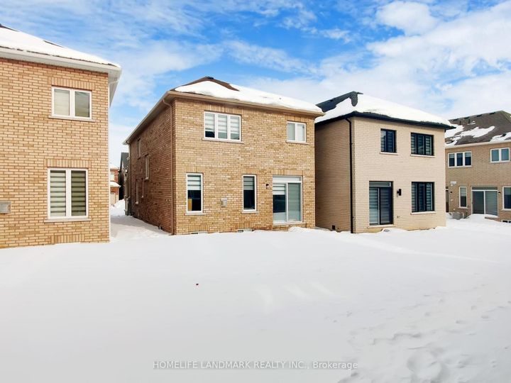 Photo 40 at 8 Bushwood Trail, Northwest Brampton, Brampton