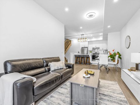 Photo 5 at 35 Schmidt Lane, Angus Glen, Markham