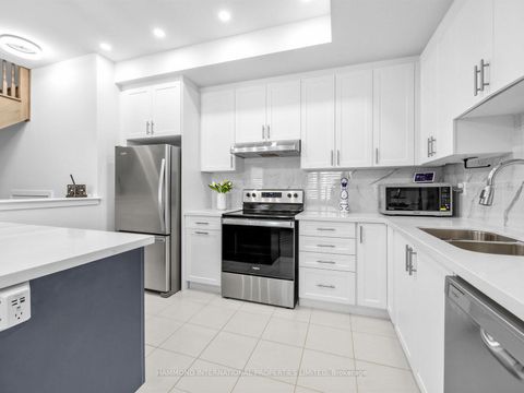 Photo 10 at 35 Schmidt Lane, Angus Glen, Markham