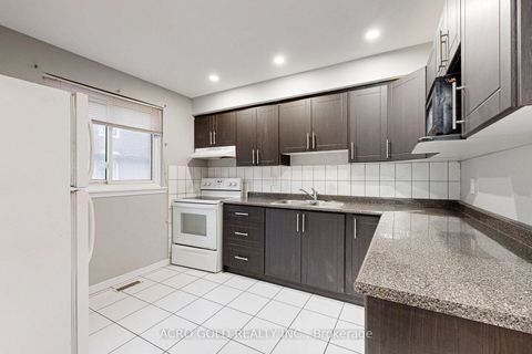 Photo 11 at 62 - 441 Military Trail, Morningside, Toronto