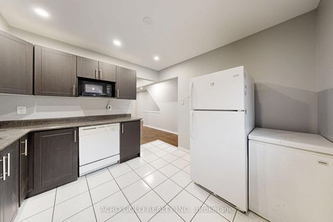 Photo 14 at 62 - 441 Military Trail, Morningside, Toronto