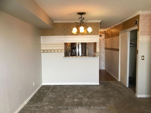 Photo 2 at 602 - 4 Elsinore Path, New Toronto, Toronto