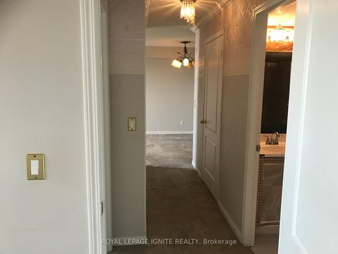 Photo 6 at 602 - 4 Elsinore Path, New Toronto, Toronto