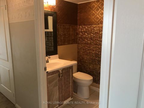 Photo 8 at 602 - 4 Elsinore Path, New Toronto, Toronto