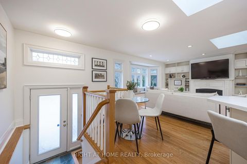 Photo 9 at 25 Fleming Crescent, Leaside, Toronto